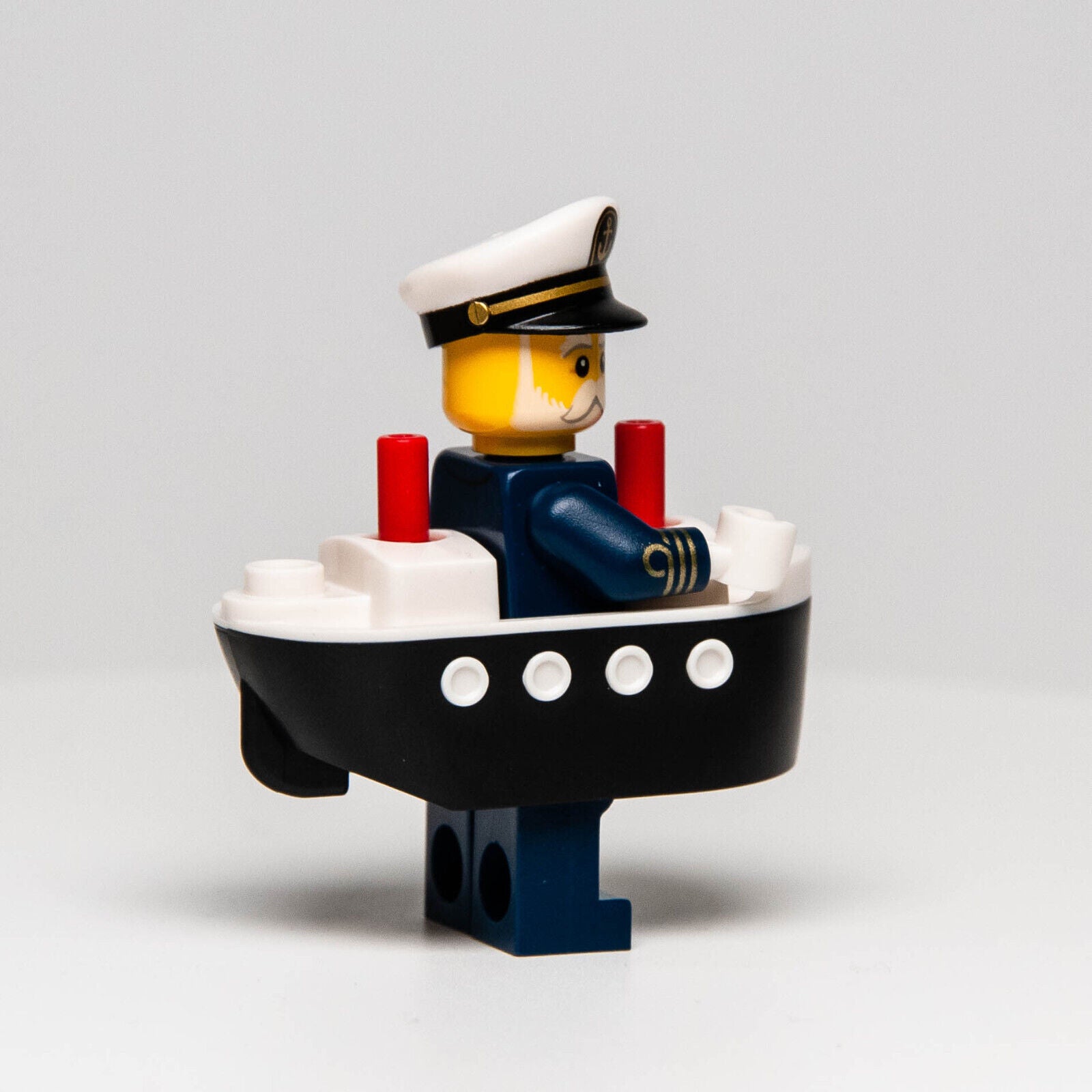 New SEALED Lego Minifigure 71034- Series 23 Ferry Boat Captain (col407) - StudBee