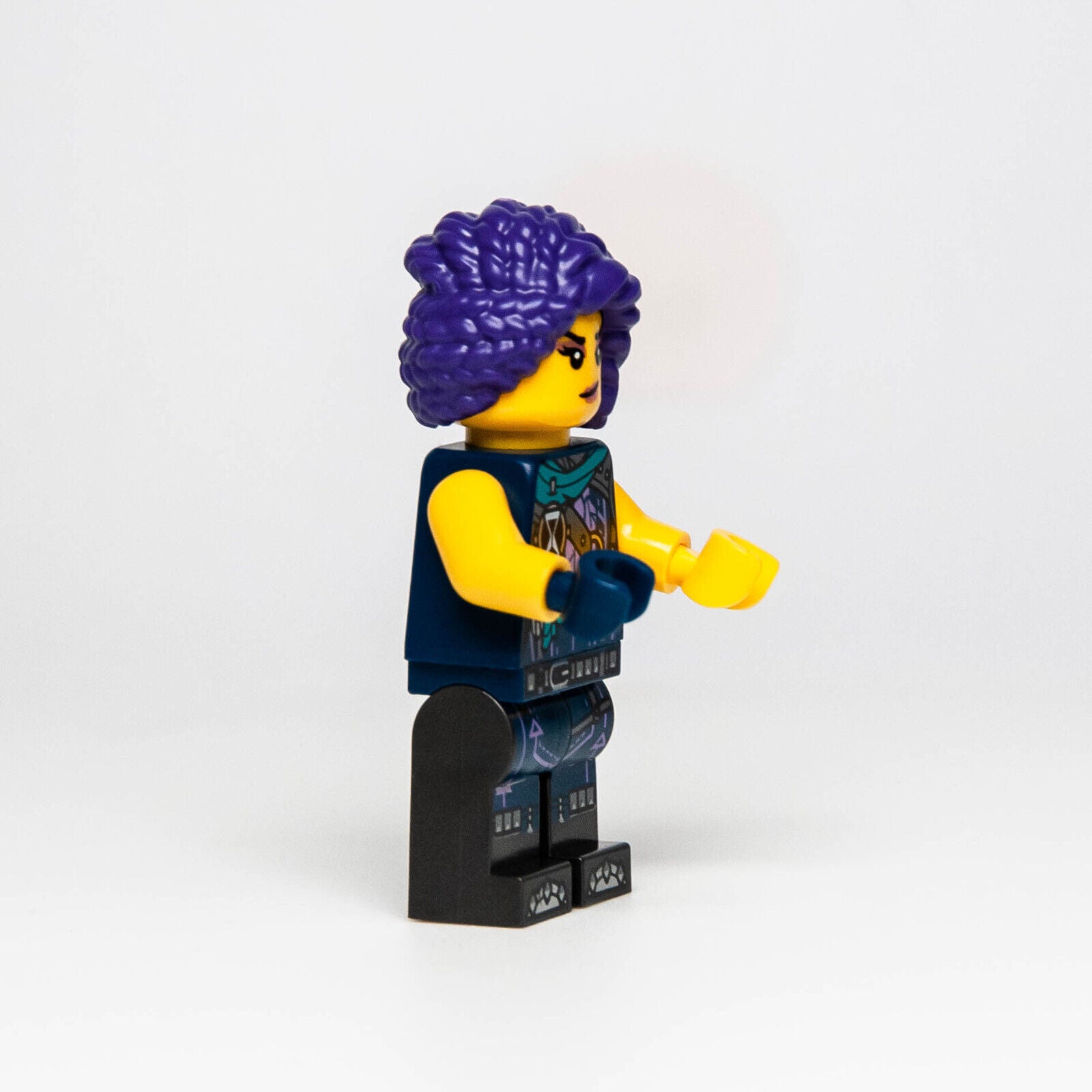 Lego DREAMZzz Minifigure - Zoey w/ Dark Purple Hair (drm029) 71459 - StudBee