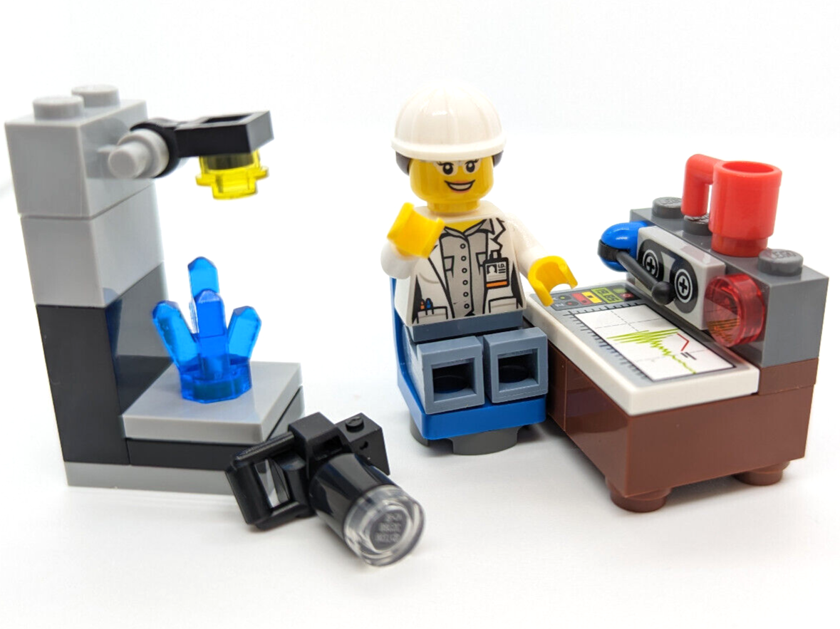 LEGO Volcano Explorer Minifigure: Female Scientist, Research (cty0693) 60124 (sp - StudBee