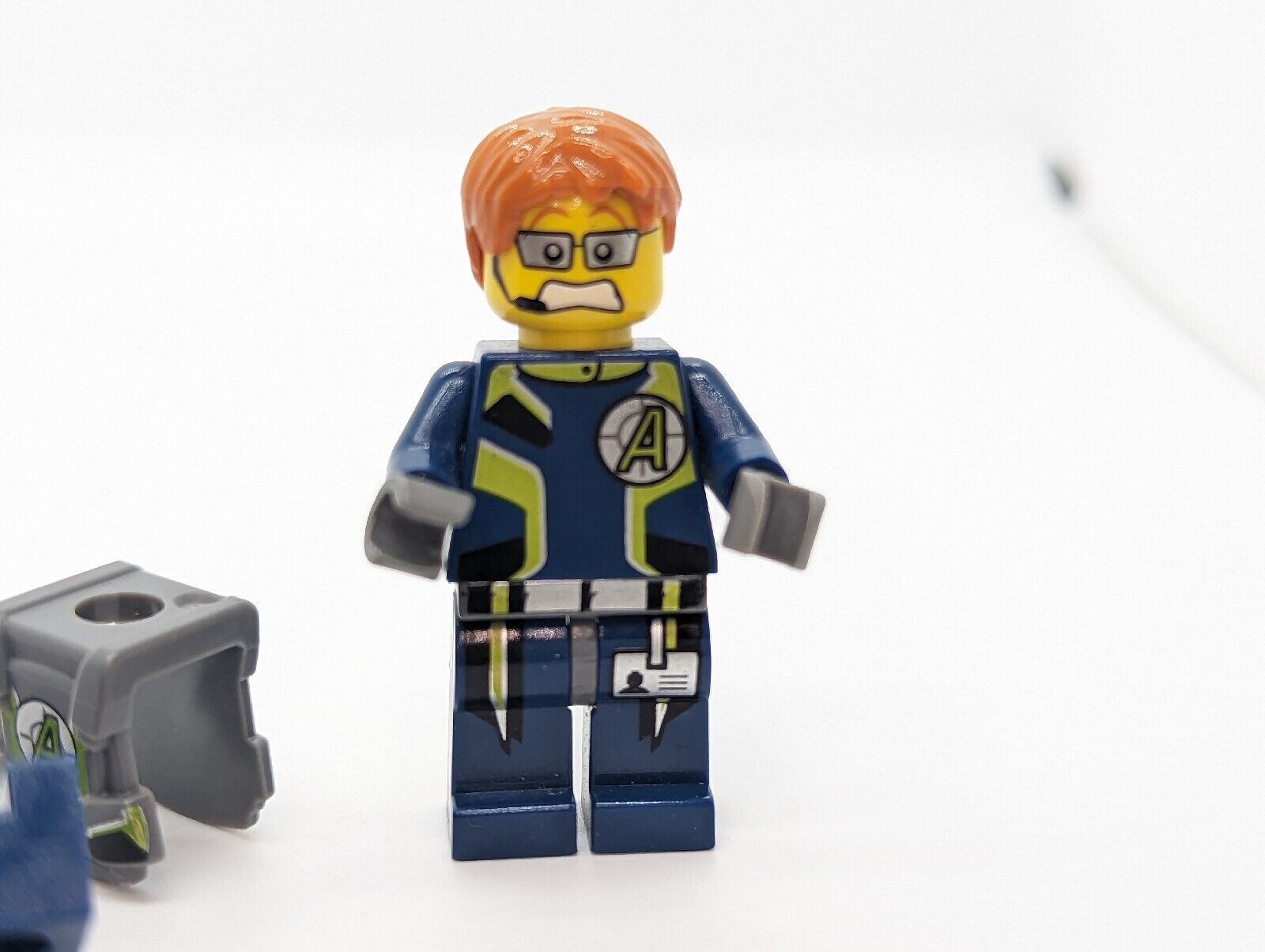 LEGO Agents Minifigure Lot - Agt Fuse with Armor agt022 & Agent Trace agt002 - StudBee