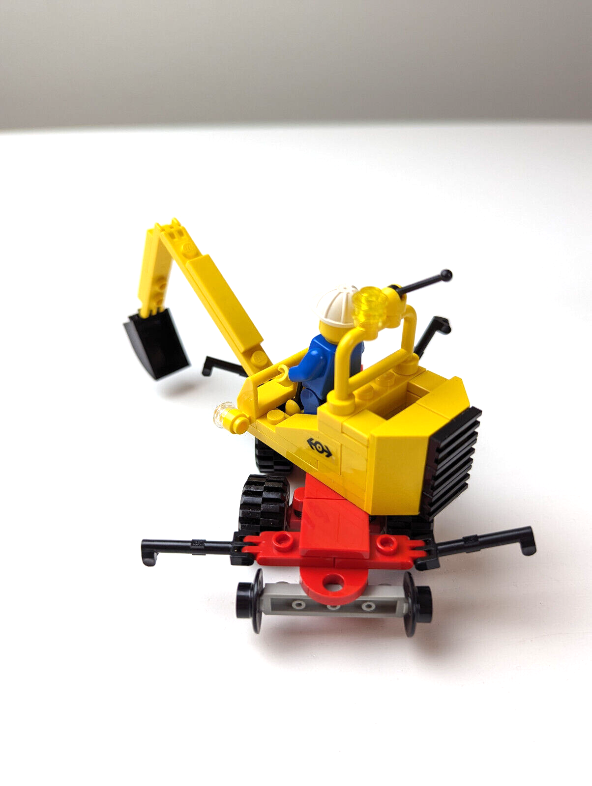 LEGO Town 9V Train 4525 Road and Rail Repair - 100% Complete with Manual & Box - StudBee
