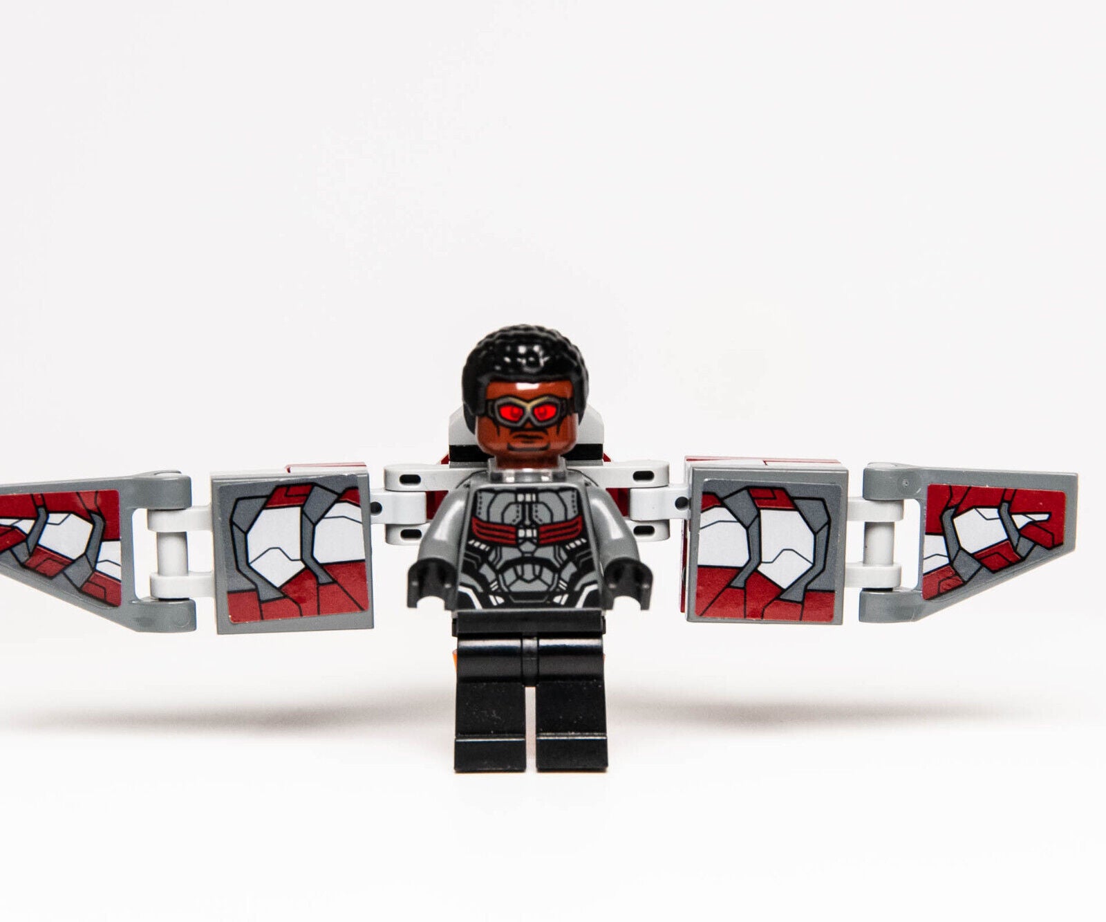 LEGO Avengers Minifigure - Falcon with Wings (sh503) 76104 - StudBee