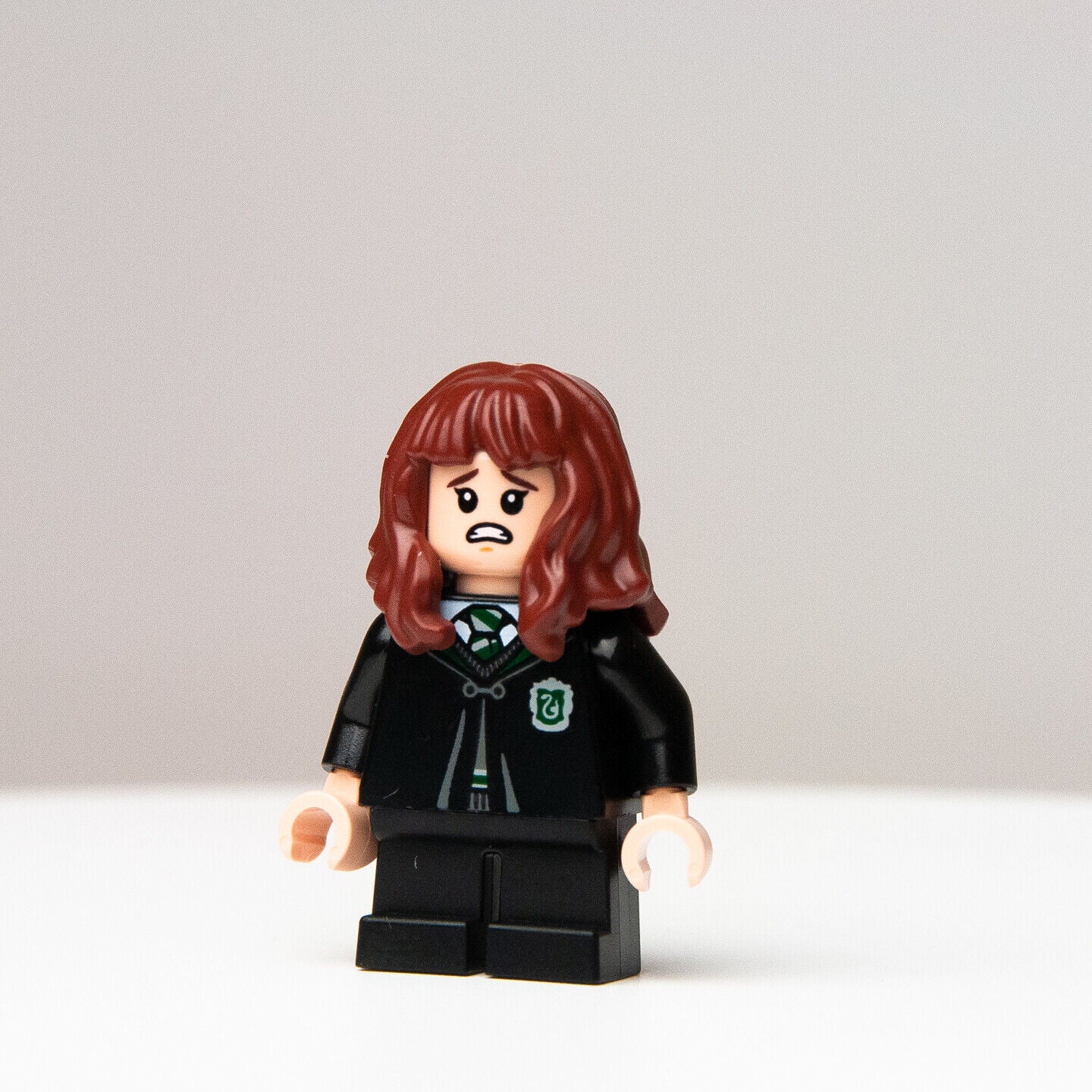 NEW Hermione Granger, Slytherin Robe - 7638 - (hp286) LEGO Minifigure - StudBee