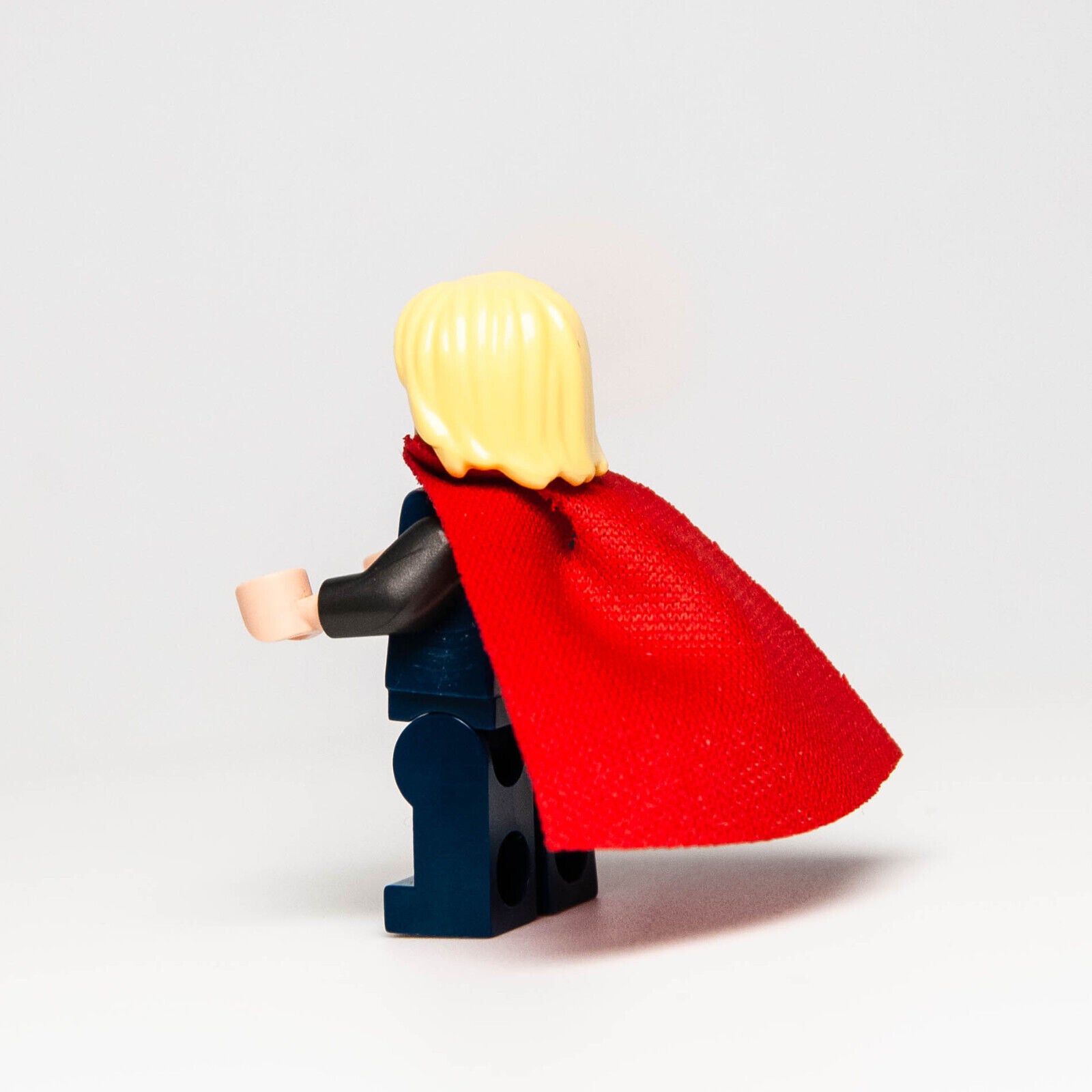 Lego Marvel Minifigure - Thor (sh170) 760338 76030 Avengers Tower Ultron - StudBee