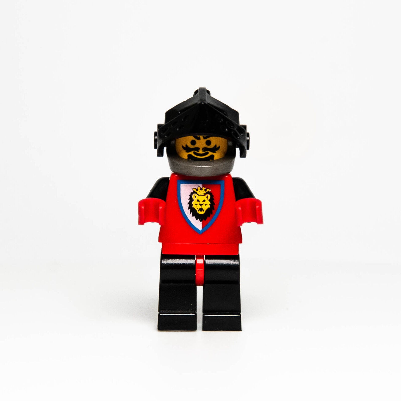 LEGO Castle Royal Knights Minifigure (cas551) 9376 Lion Crest, Black Visor