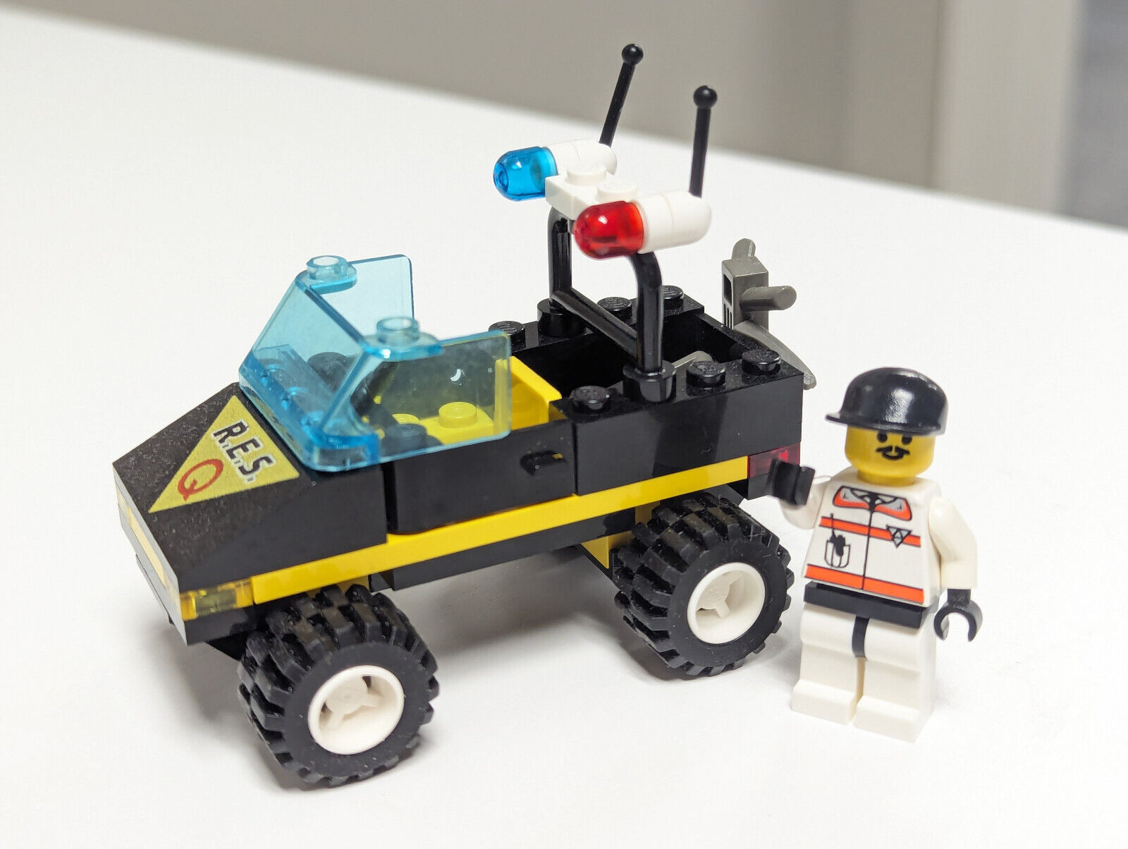 Vintage Lego Town Res-Q 6431 - Road Rescue - 100% Complete w/Instructions - StudBee