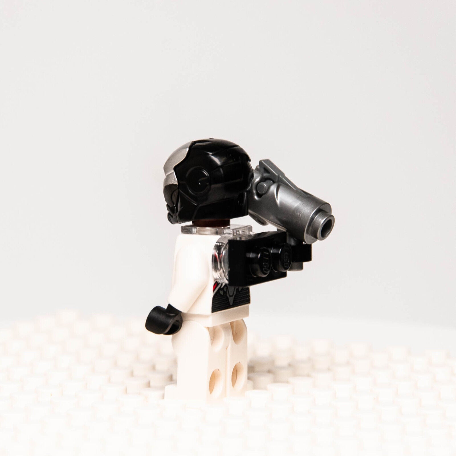 LEGO Marvel Super Heroes Minifigure - War Machine White Jumpsuit (sh564) - StudBee