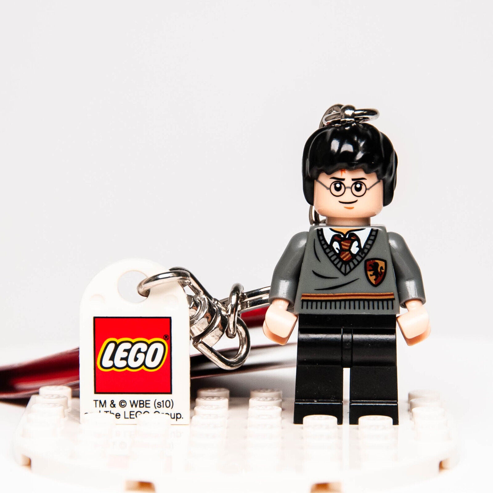 NEW Lego Minifigure Key Chain - Harry Potter Gryffindor Crest - 852954 (hp094) - StudBee