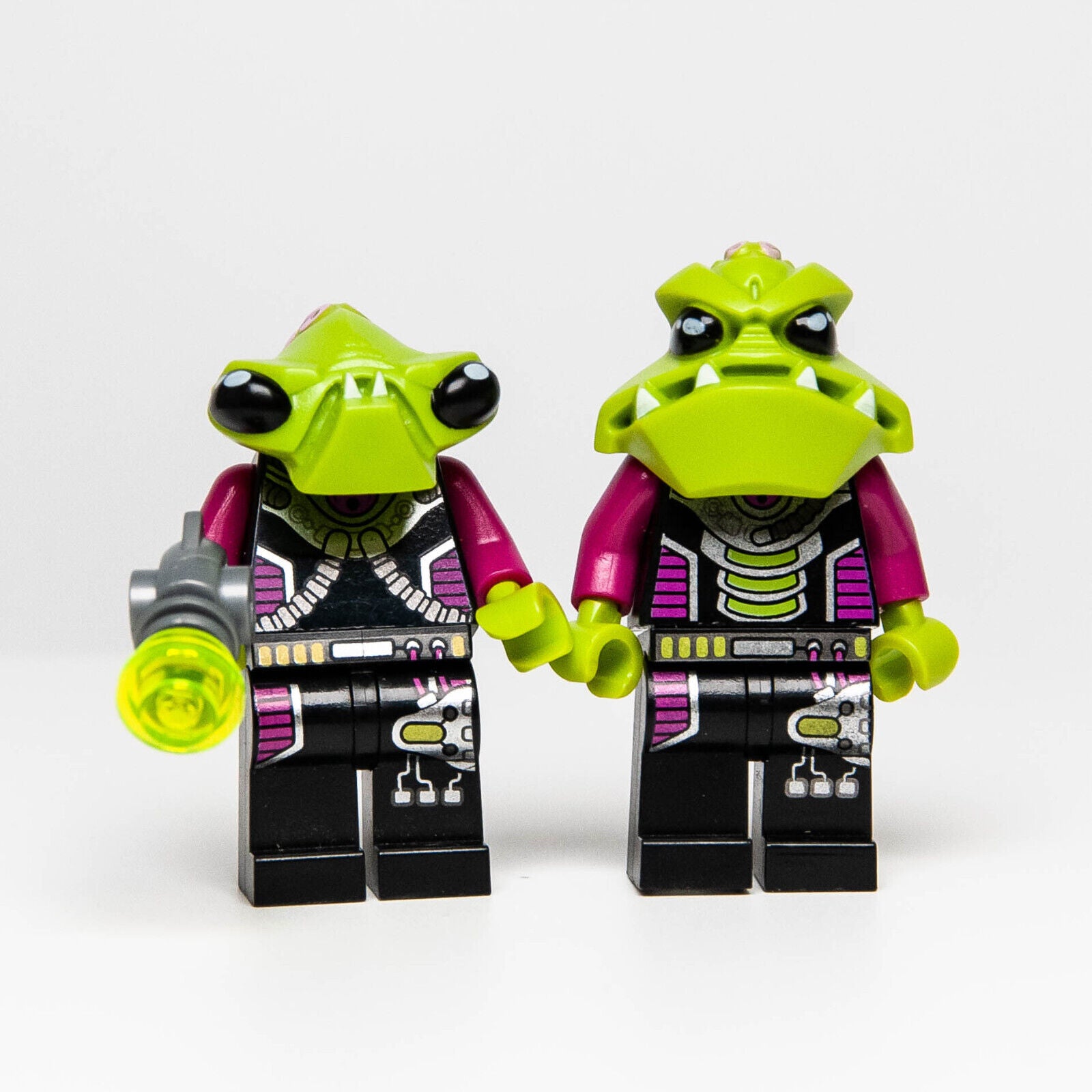 (Lot of 2) LEGO Space Alien Conquest Pilot and Trooper w/ Guns (ac002 ac003) - StudBee