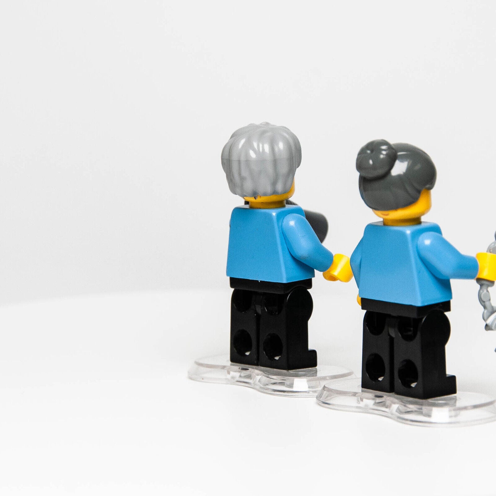 (Lof of 2) LEGO Movie Ma & Pa Cop Minifigures Kragle Stand 70809 (tlm019 tlm020) - StudBee