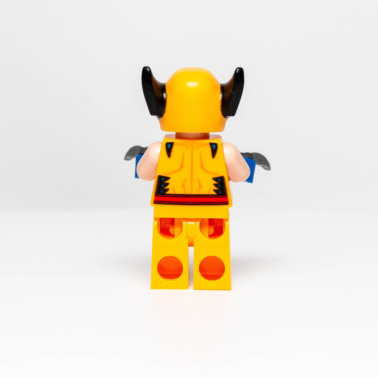 NEW LEGO Wolverine w/ Blue Hands 76202 Marvel X-Men (sh805) plus Claws - StudBee