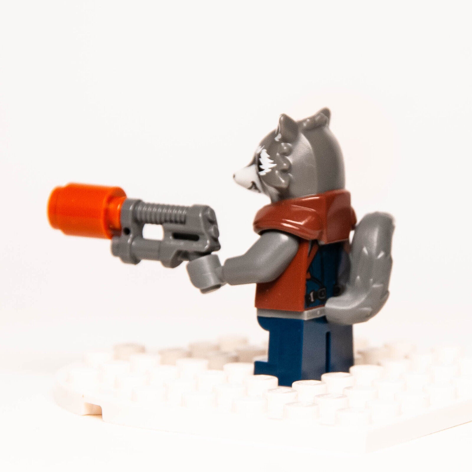 Lego Guardians of the Galaxy Minifigure - Rocket Racoon w Gun (sh384) 76102 - StudBee