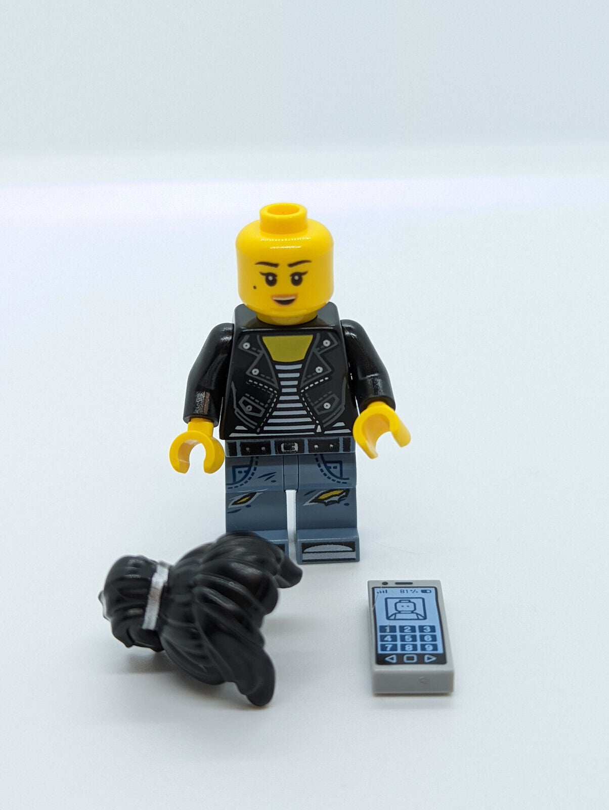 LEGO Ninjago Minifigure - City Chase 70607 Nya With Smart Phone - StudBee