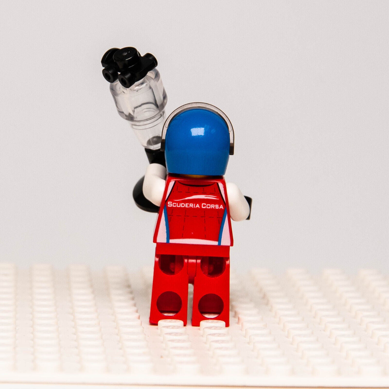 Lego Speed Champions Minifigure -  Ferrari 488 GT3 Scuderia Corsa Driver (sc056) - StudBee