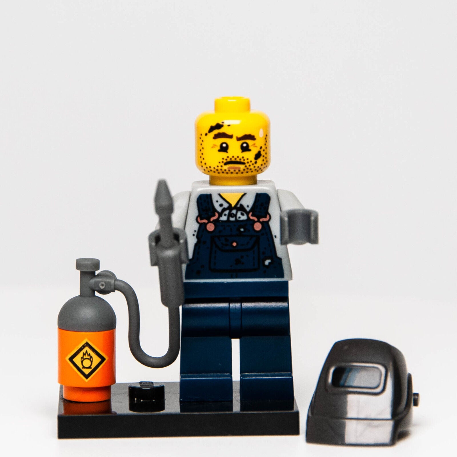 Lego CMF Series 11 - Welder Minifigure  (col11-10) 71002 - StudBee