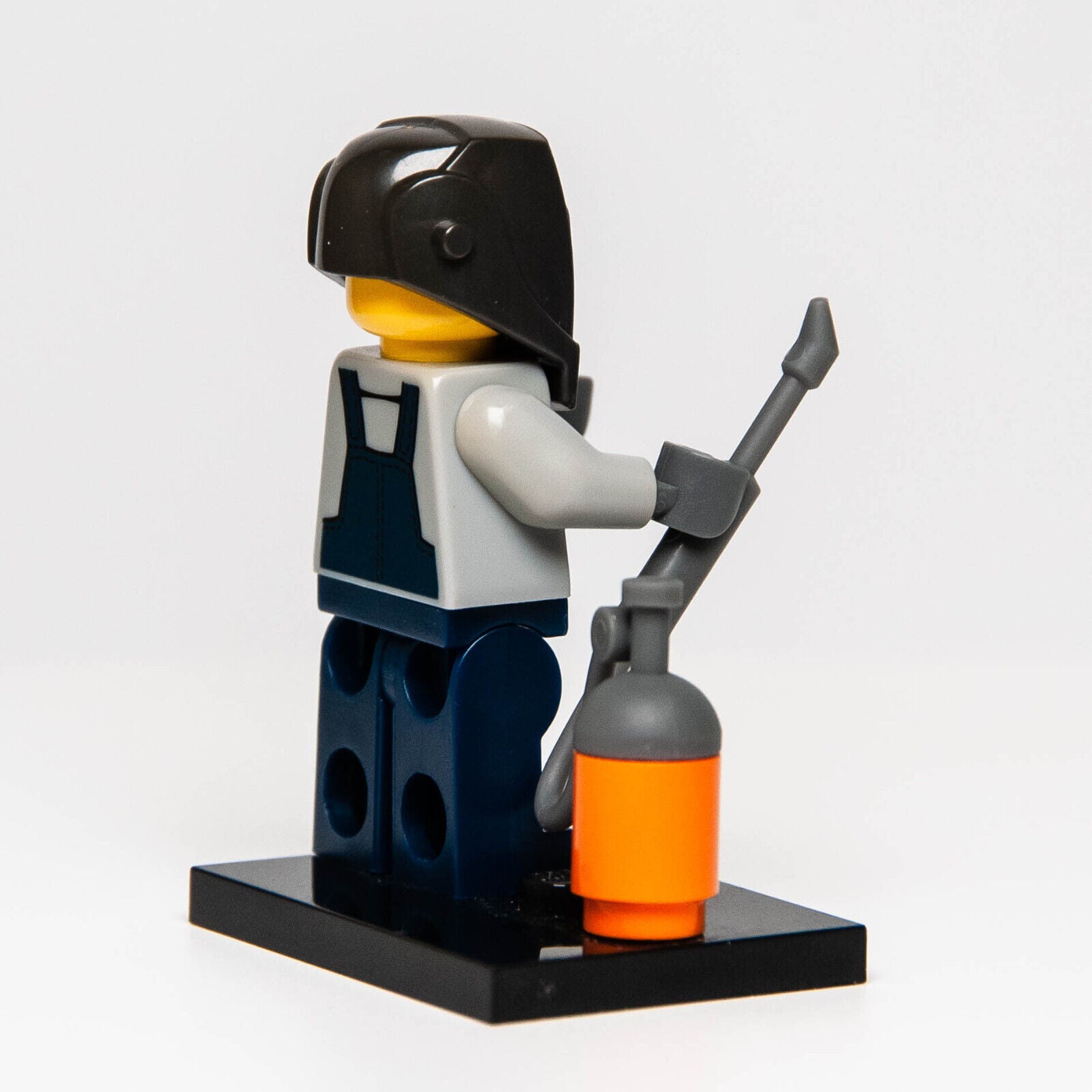 Lego CMF Series 11 - Welder Minifigure  (col11-10) 71002 - StudBee