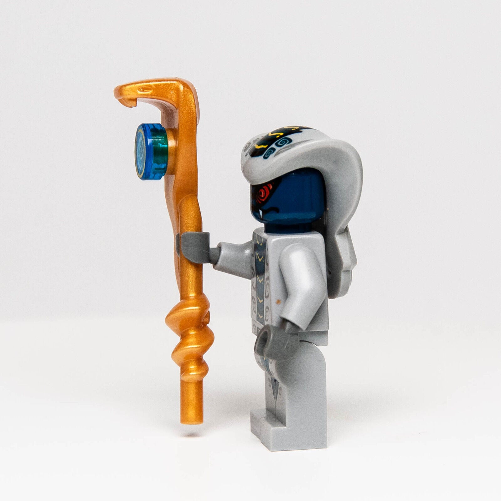 LEGO Rattla - Kai's Blade Cycle - 9441 (njo033) Minifigure w/ Staff - StudBee