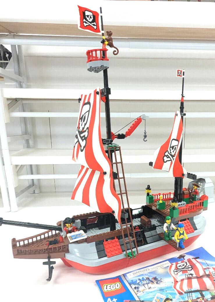 Vintage LEGO 7075 Captain Redbeard's Pirate Ship, 100% Complete w/ Man