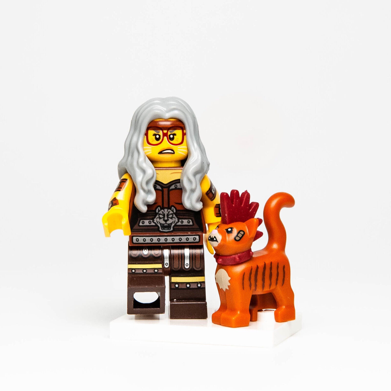 LEGO Movie 2 Series Minifigure: Cat Lady Sherry Scratchen-Post 71023 (coltlm2-6) - StudBee