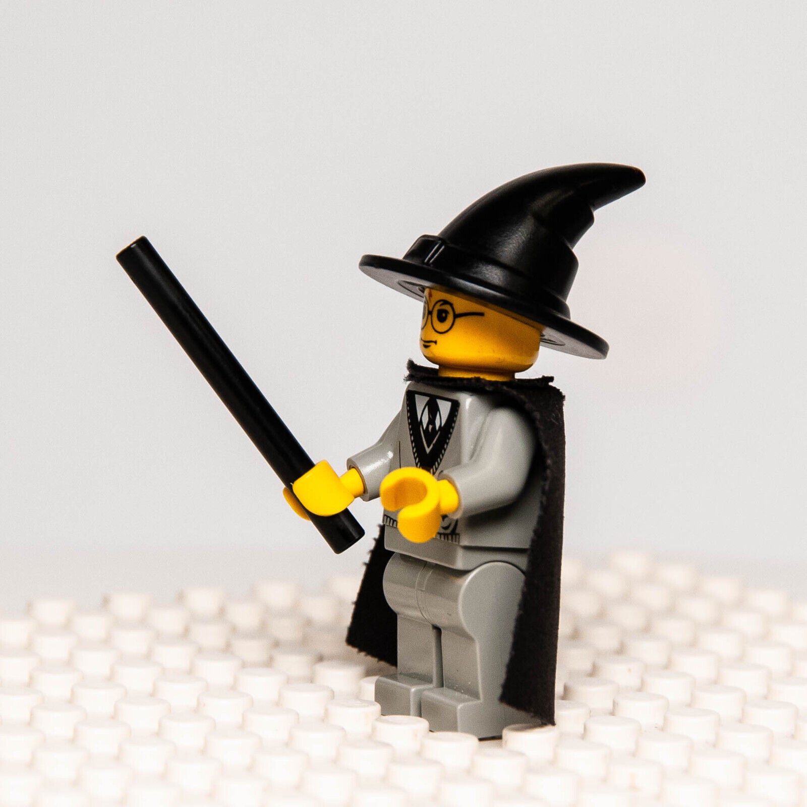 LEGO Harry Potter - Hogwarts Torso Minifigure - Sorting Hat (hp035) 4701 - StudBee