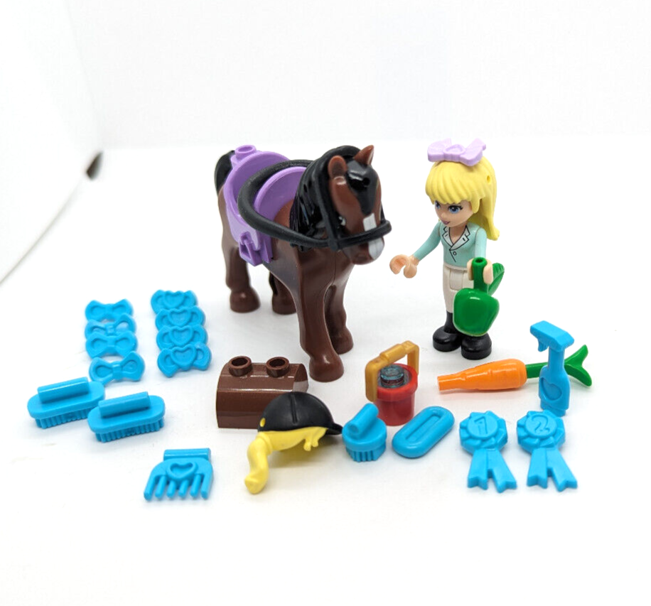 LEGO Friends Minifigure Stephanie & Lot Accessories 41057 frnd068 Horse Show - StudBee
