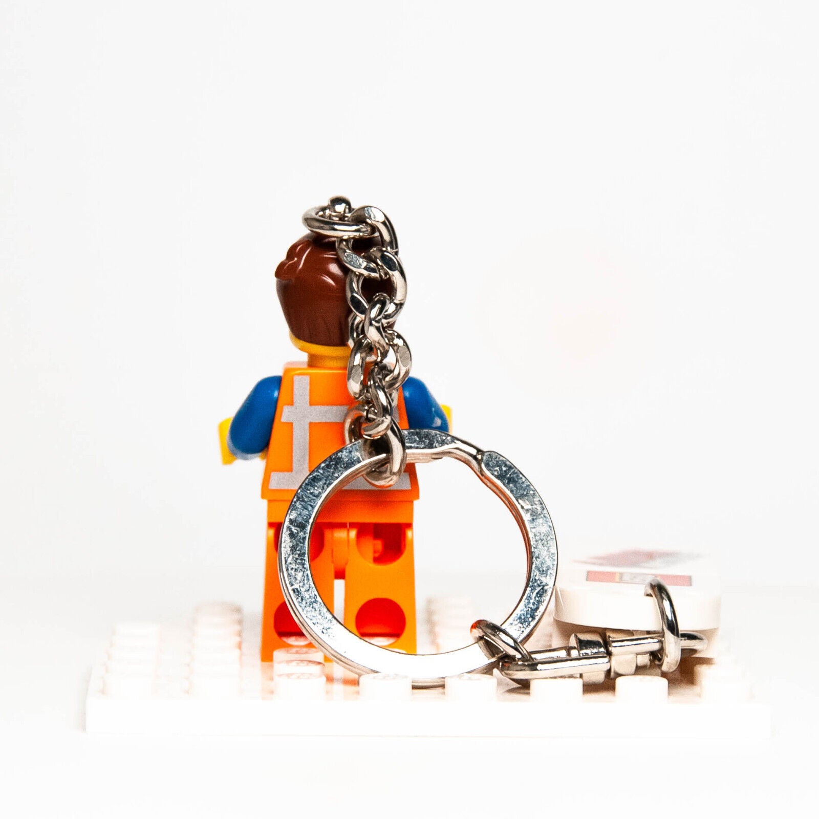Lego Movie Emmet Smiling Minifigure Keychain 850894 w/ Logo Tile