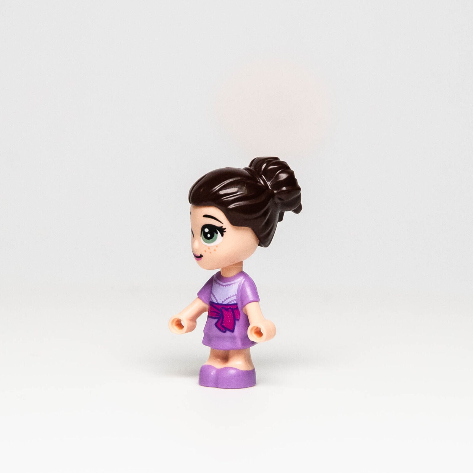 Lego Disney Encanto - Minifigure Luisa Micro Doll (dis061) 43201 - StudBee