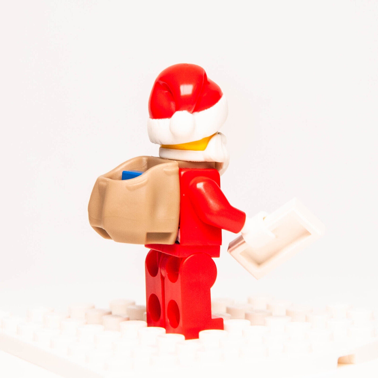 Lego City Minifigure - Police Chief Wheeler Santa Disguise (cty1209 Advent 60268 - StudBee