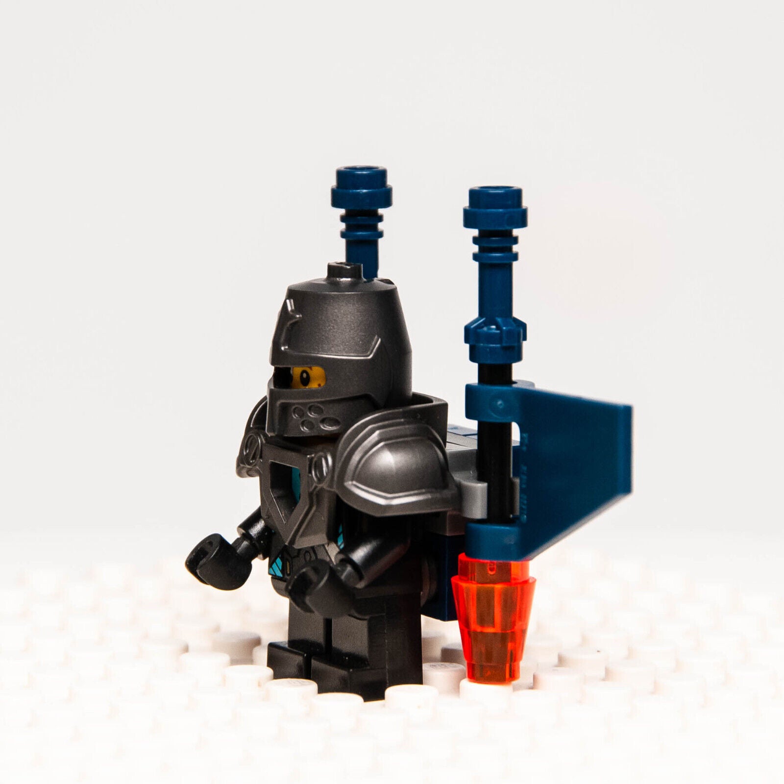 LEGO Nexo Knights Minifigure - Robin w/ Jet Pack (nex085) 271714 - StudBee