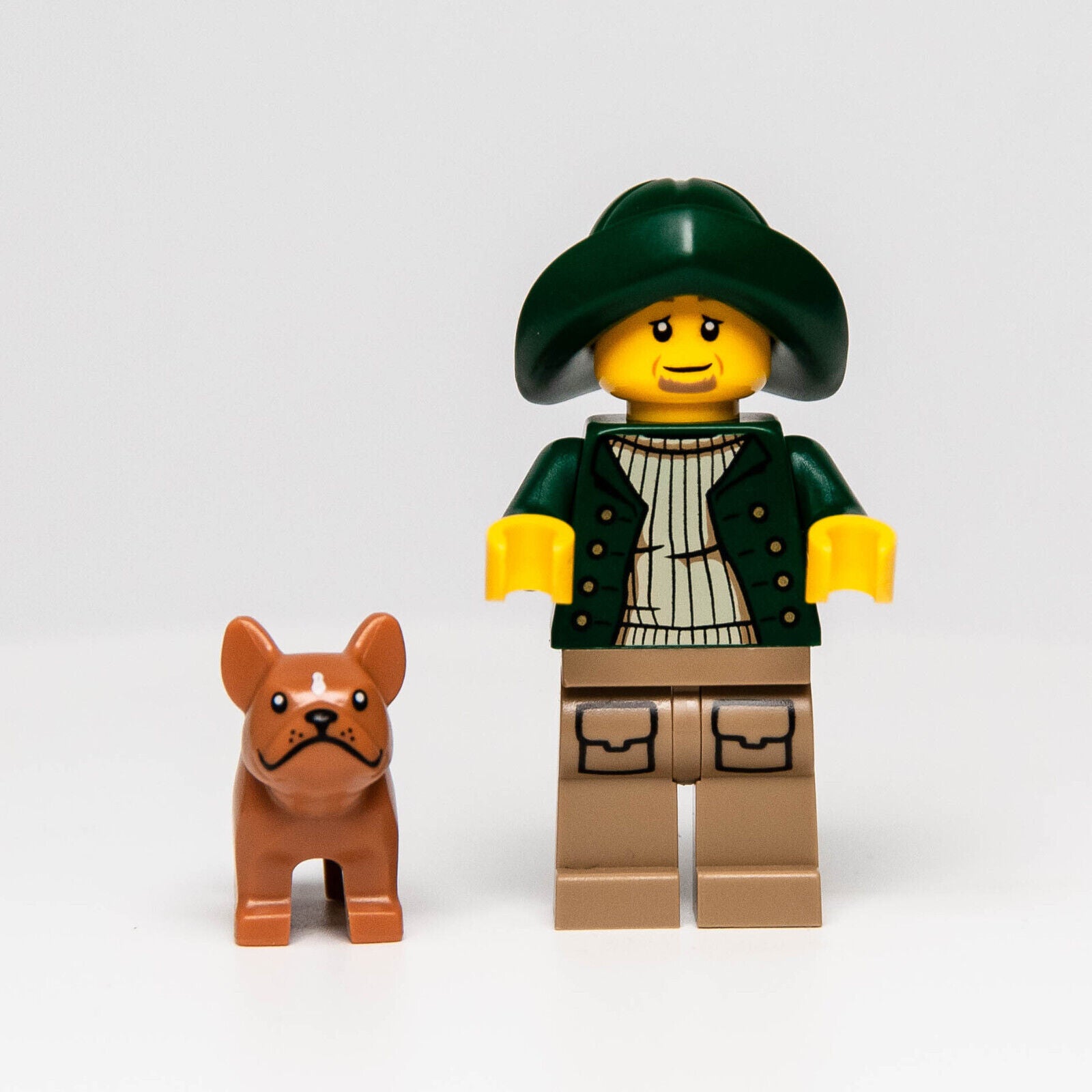New Lego BAM 2023 Lighthouse Keeper Dark Green Minifigure w/ French Bulldog Fish - StudBee