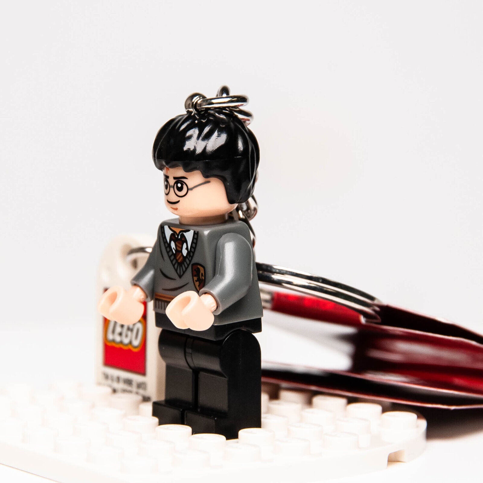 NEW Lego Minifigure Key Chain - Harry Potter Gryffindor Crest - 852954 (hp094) - StudBee