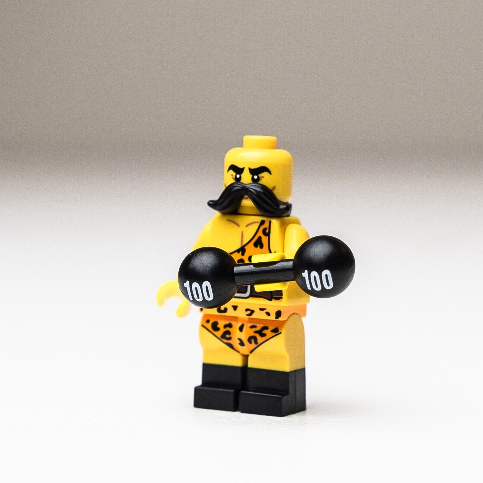 LEGO Circus Strongman w/ Barbell Minifigure - CMF Series 17 (col287) Carnival - StudBee