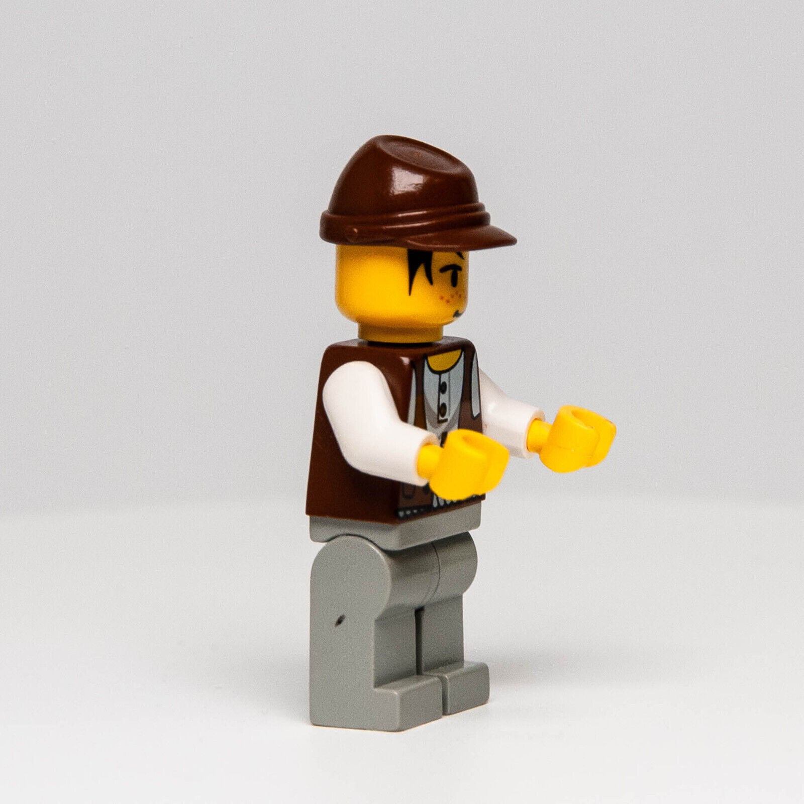 LEGO Mike - Adventurers -  (adv014) Minifigure - StudBee