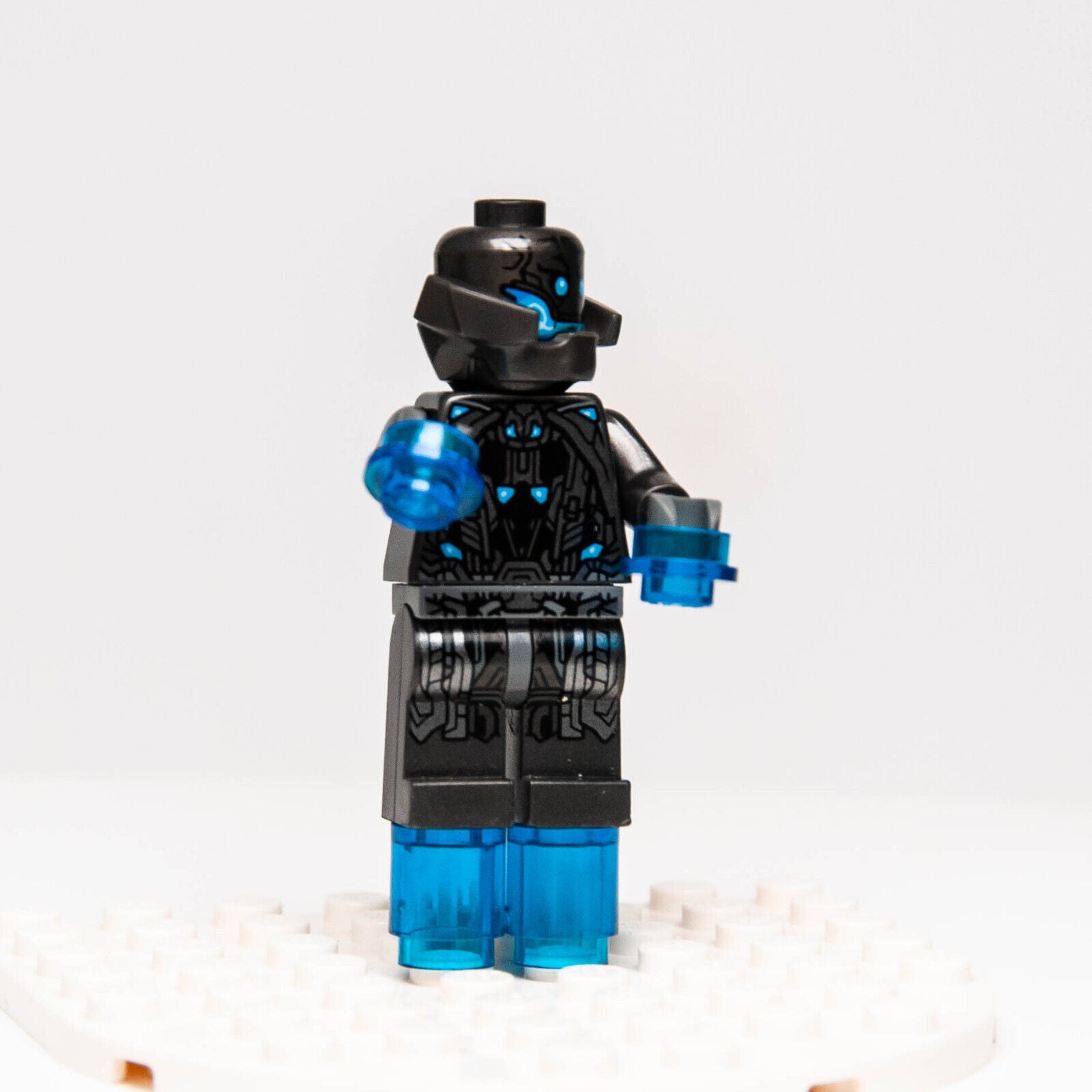 LEGO Marvel Minifigure - Ultron Sentry with Neck Armor (sh209) comcon048-1 - StudBee