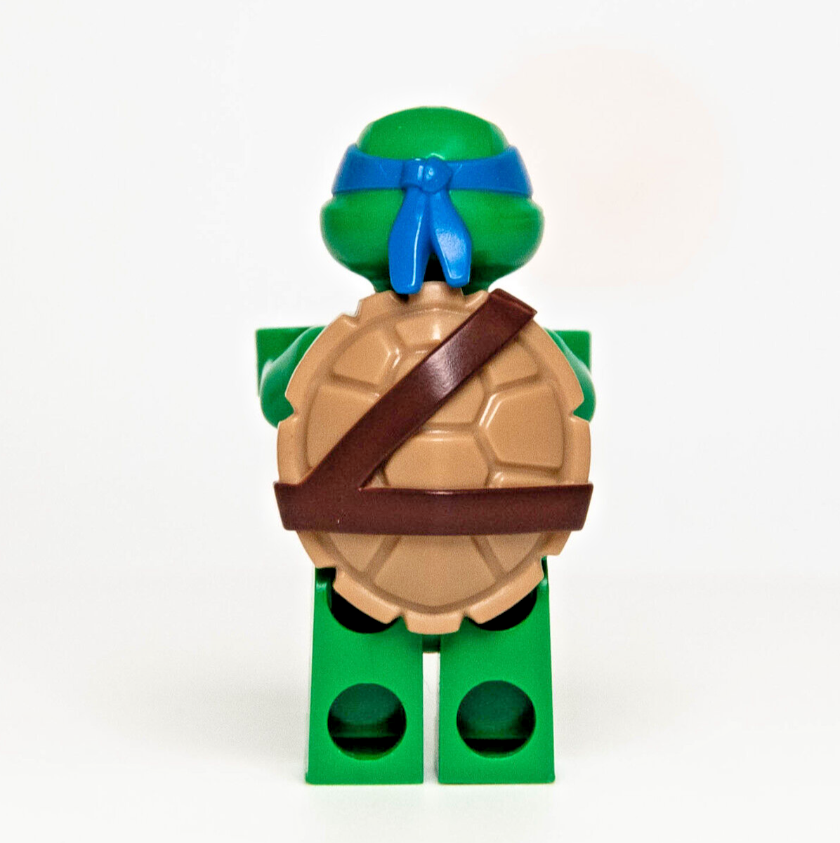 LEGO TMNT Leonardo  - Turtle Lair Attack - 79103 (tnt009) Minifigure Looking Up