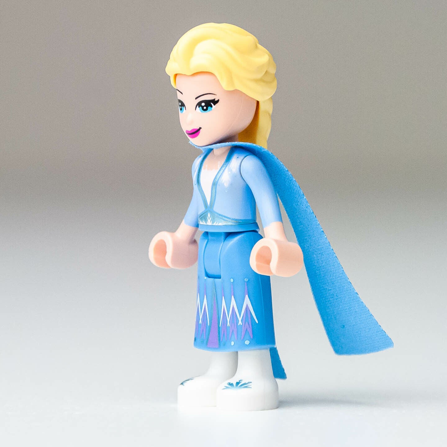 LEGO Elsa - Glitter Cape Minifigure - Elsa's Jewelry Box Creation - (dp069)
