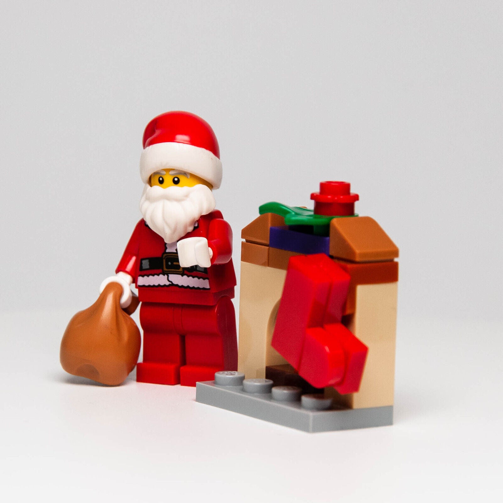 LEGO Advent Minifig Christmas Lot: Santa Claus (col122) Fireplace (41420-4) (wtr - StudBee