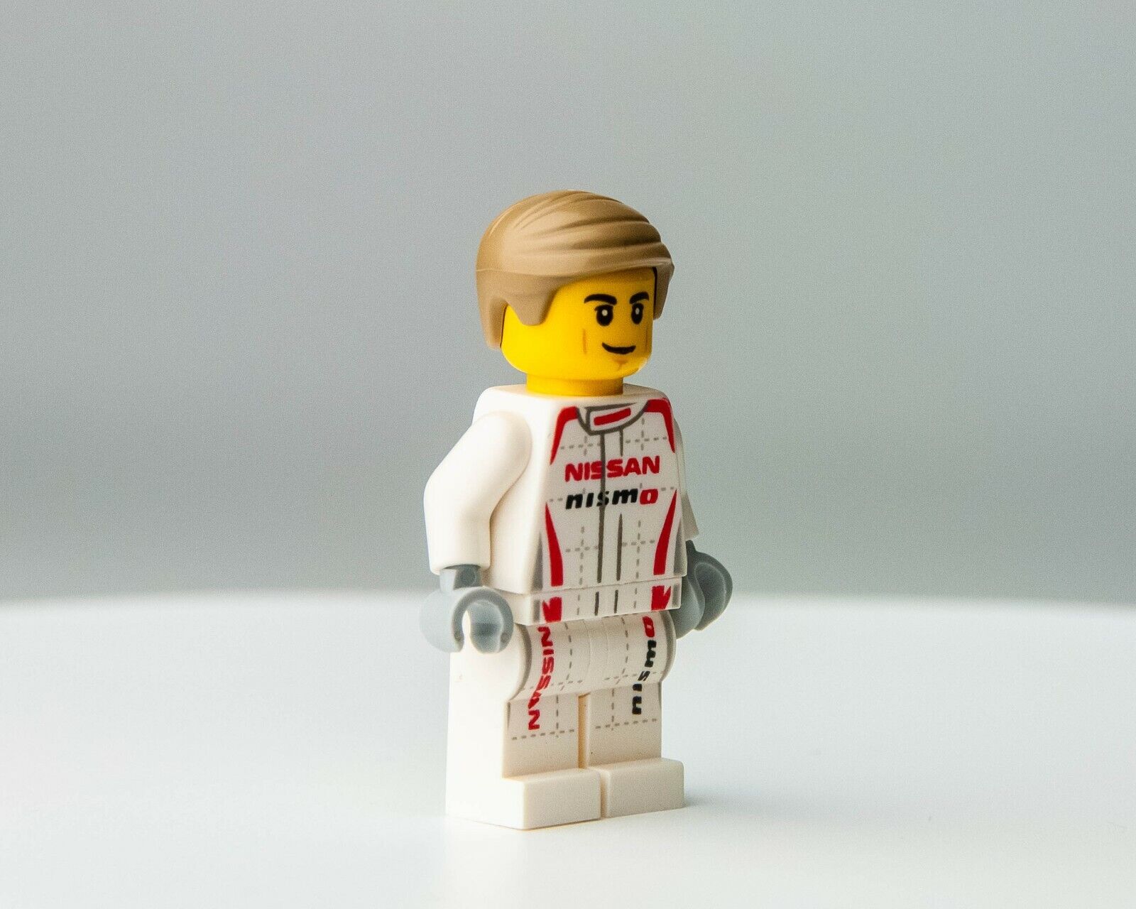 LEGO Nissan GT-R NISMO Driver - Speed Champions 76896 (sc081) Minifigure - StudBee