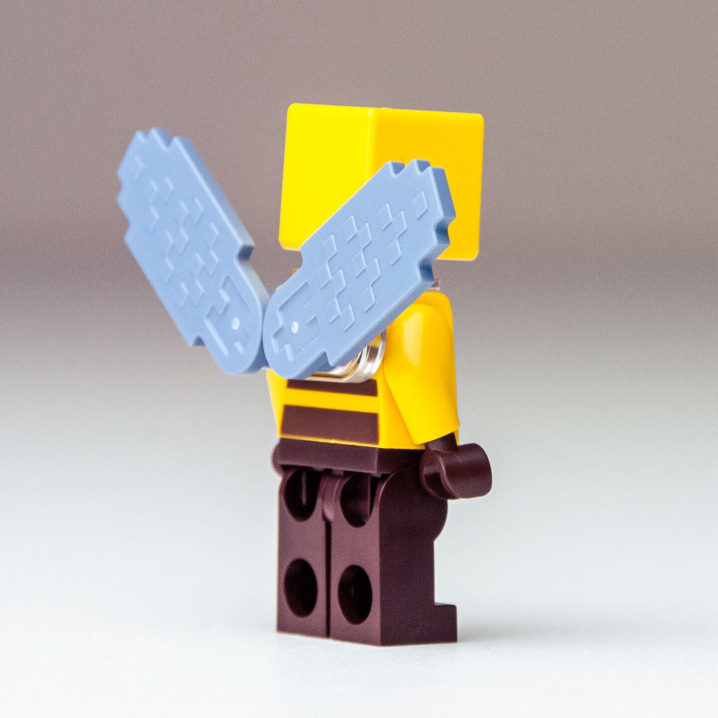 New LEGO Beekeeper Minifigure - The Bee Farm - 21165 (min091) - StudBee