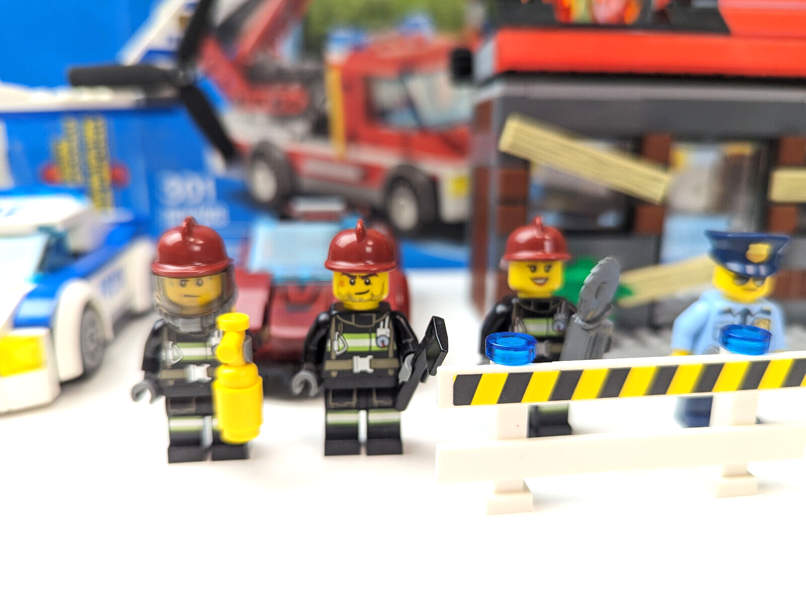 LEGO City Police Lot: 60003 Fire Emergency & 60138  High-Speed Chase - StudBee