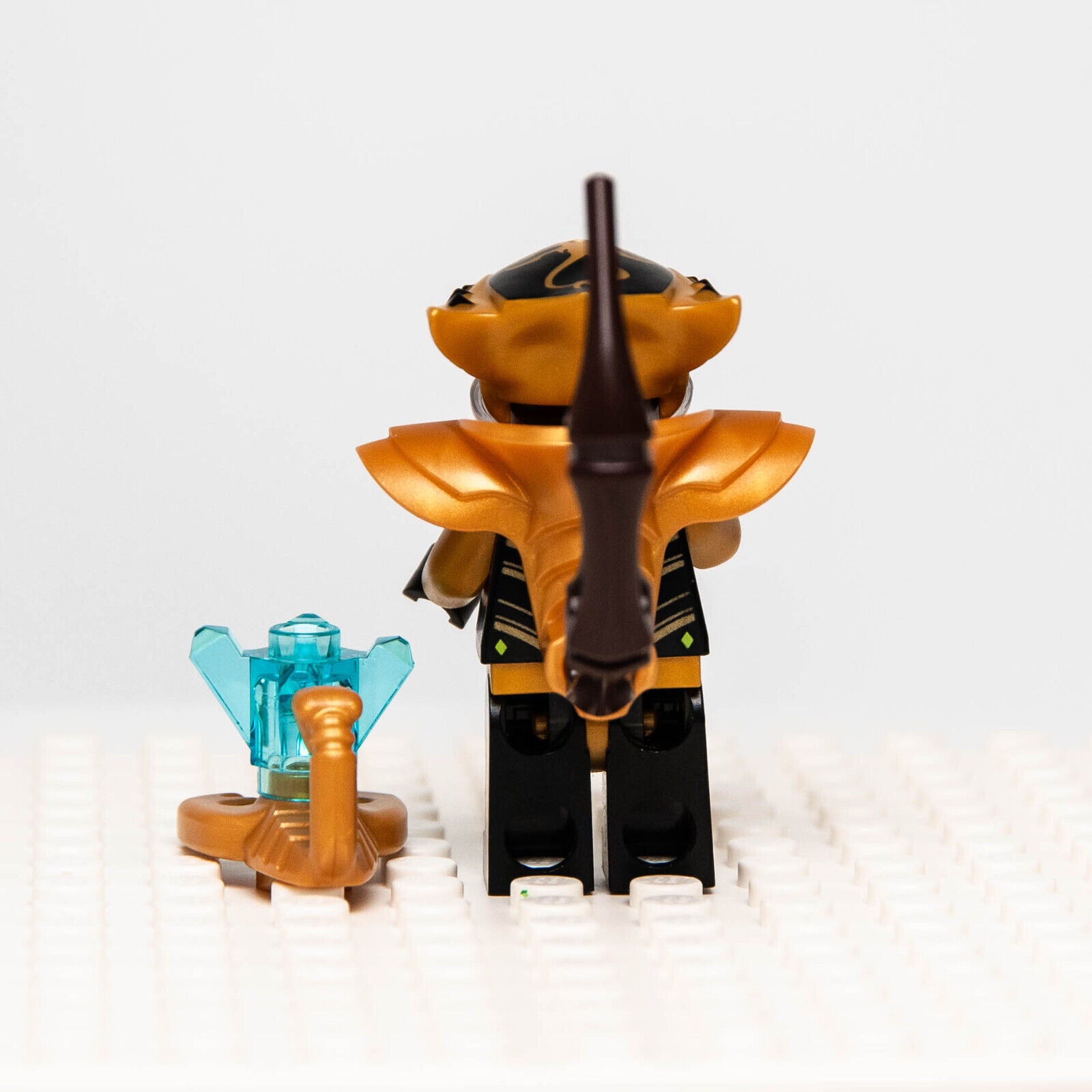 LEGO Legends of Chima SCORM Minifigure (loc056) w/ Gold Scorpion - StudBee