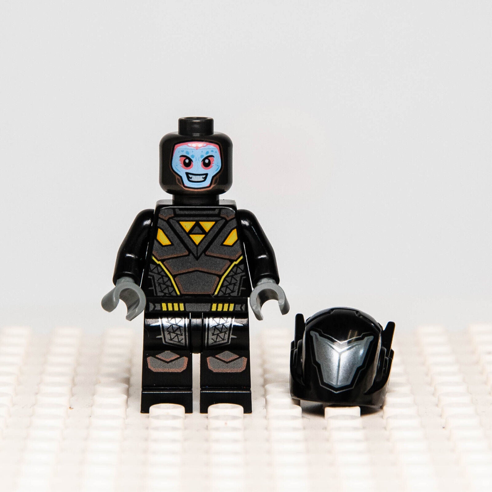 LEGO CMF Series 19 Minifigures: Galactic Bounty Hunter (col19-11) 71025 col352 - StudBee