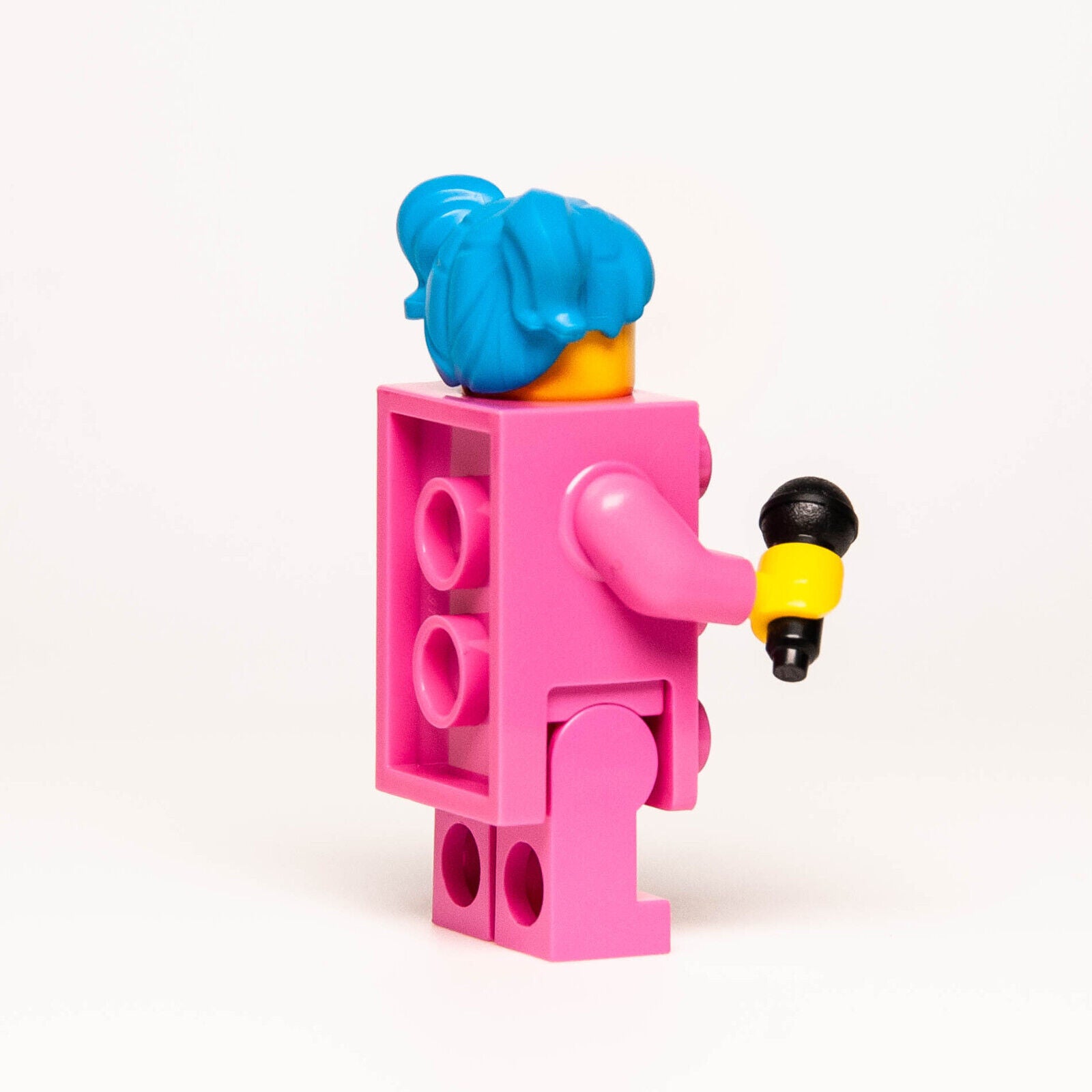 New LEGO BAM 2024 Minifigure - Dark Pink Brick Costume Suit Singer Lady - StudBee