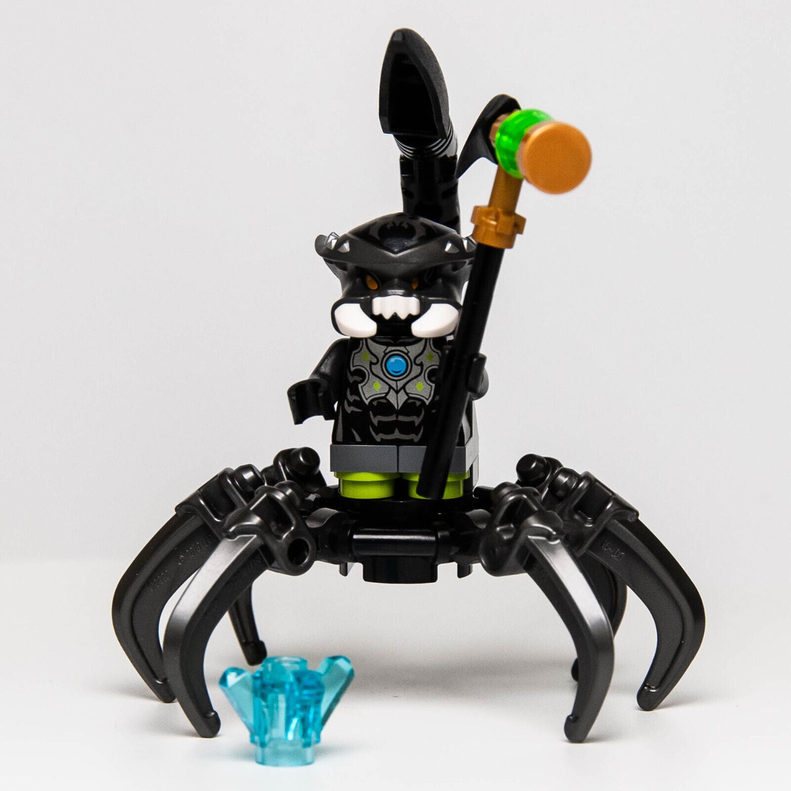LEGO Legends Of Chima Scutter Minifigure (loc064) w/ Staff & Crystal - StudBee