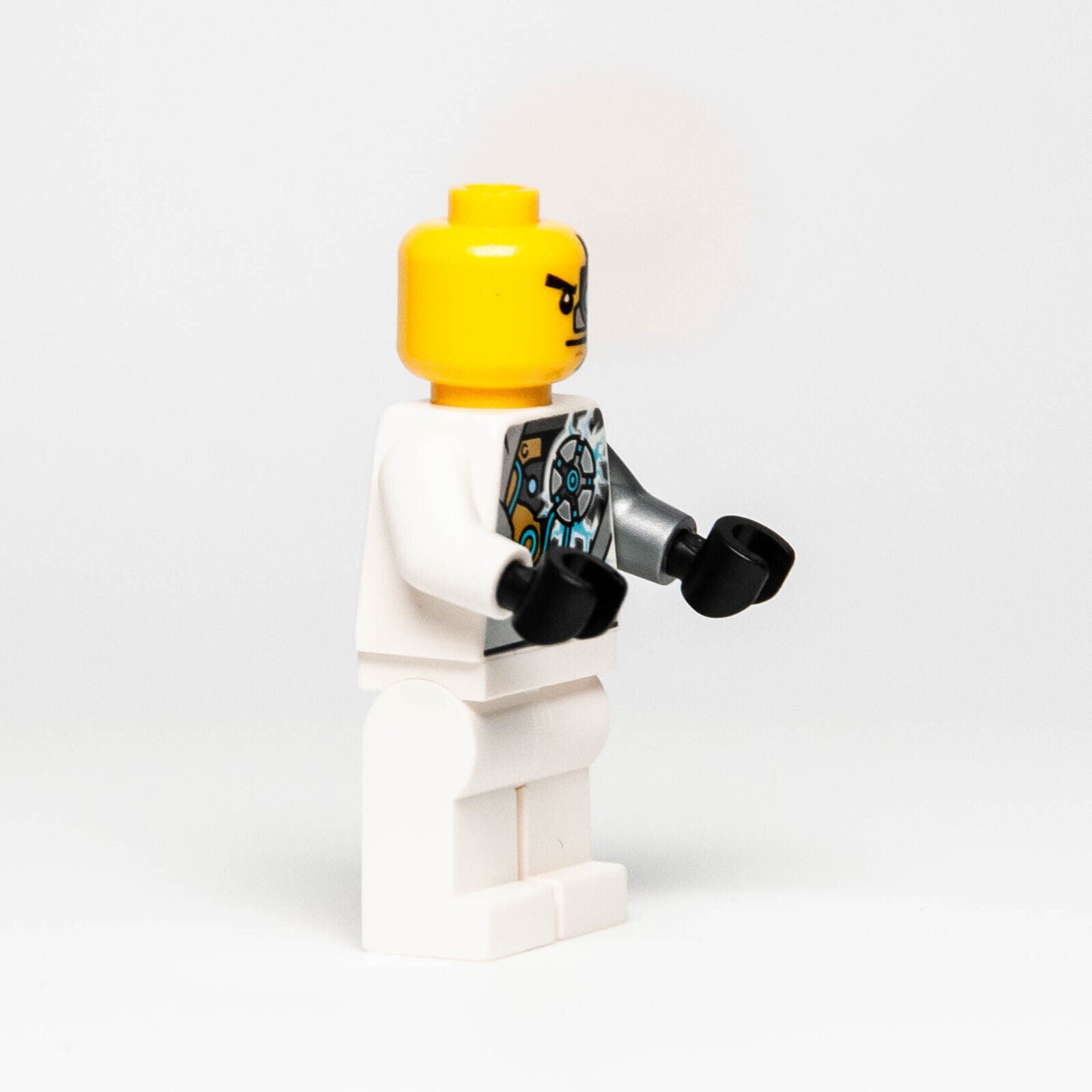 LEGO Ninjago Minifigure: Zane Techno Robe, Rebooted Battle Damage (njo085) 70724 - StudBee