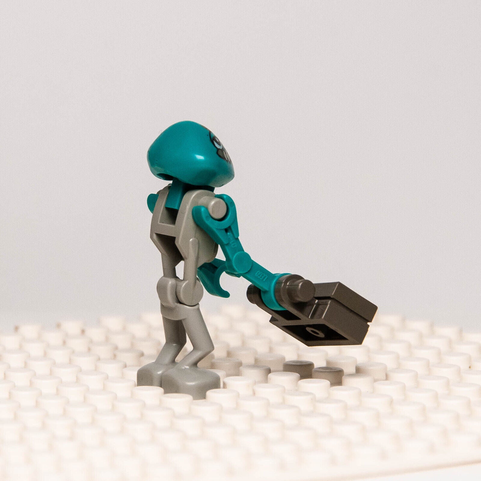 LEGO Space Life on Mars minifigure - POLLUX Martian (lom010) 7316 - StudBee