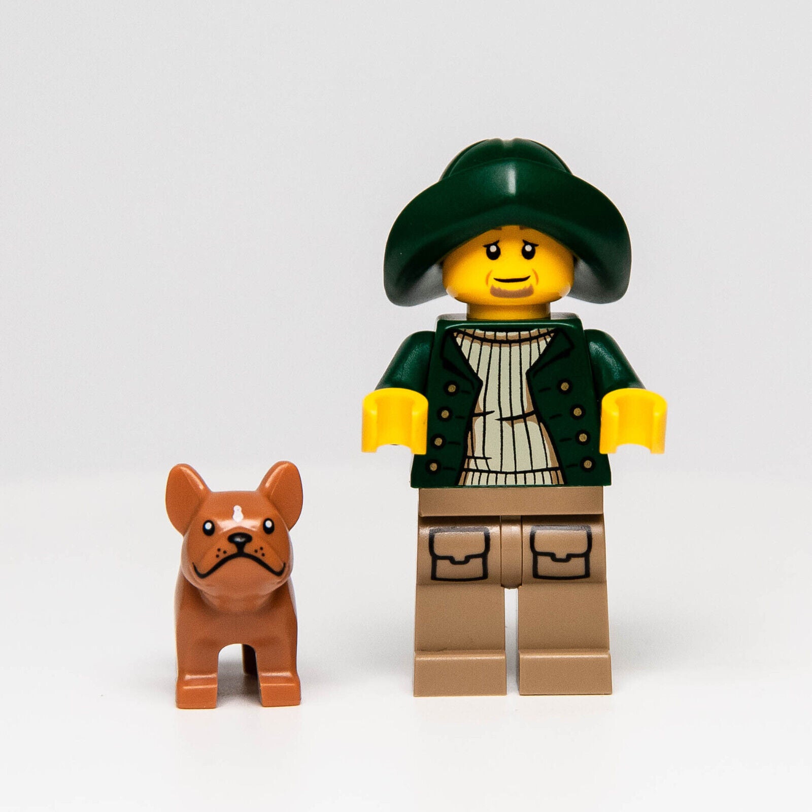 New Lego BAM 2023 Lighthouse Keeper Dark Green Minifigure w/ French Bulldog Fish - StudBee