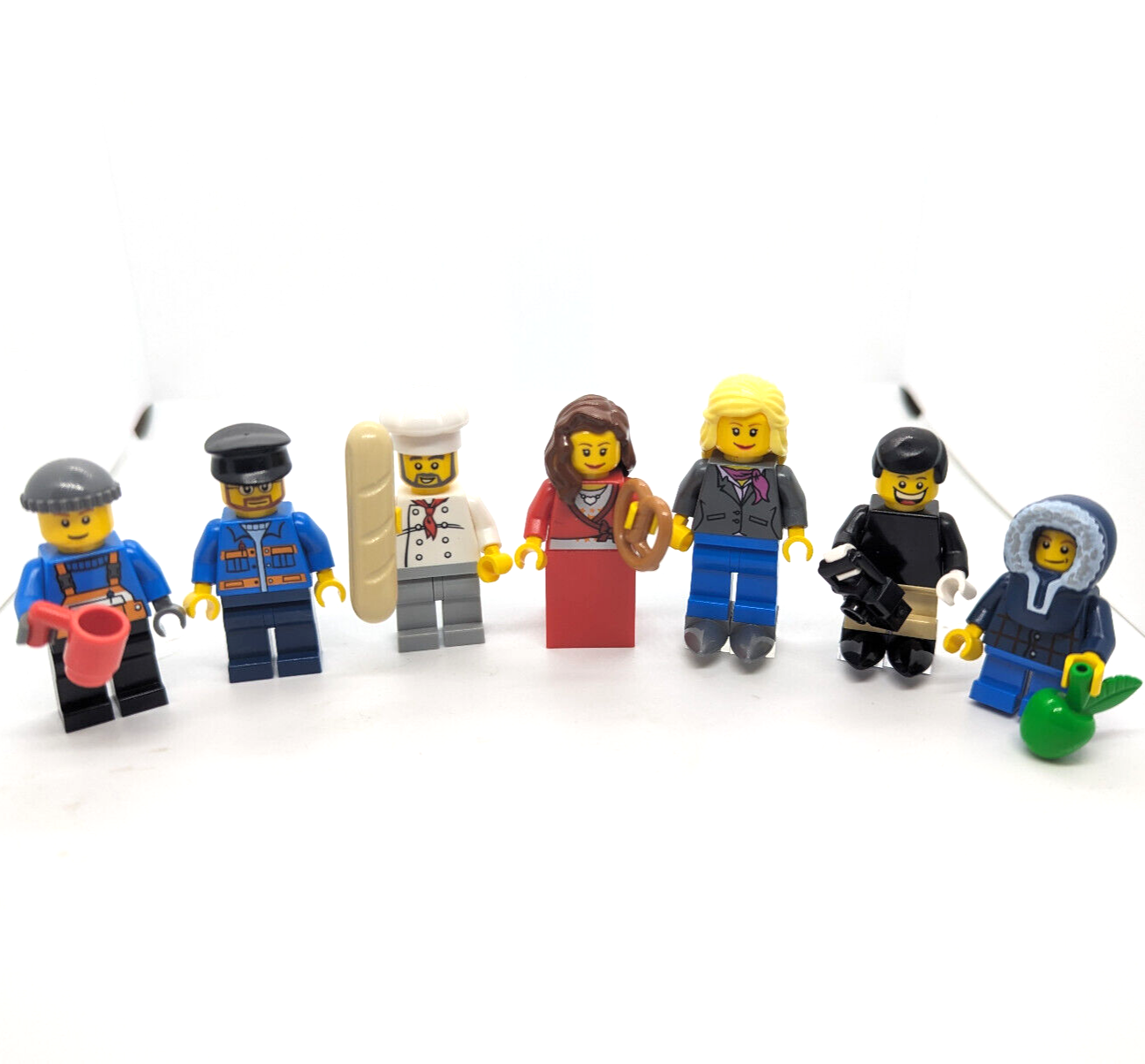 LEGO Minifigure Lot All 7 in Winter Village Bakery 10216 Holiday Christmas) 2010 - StudBee