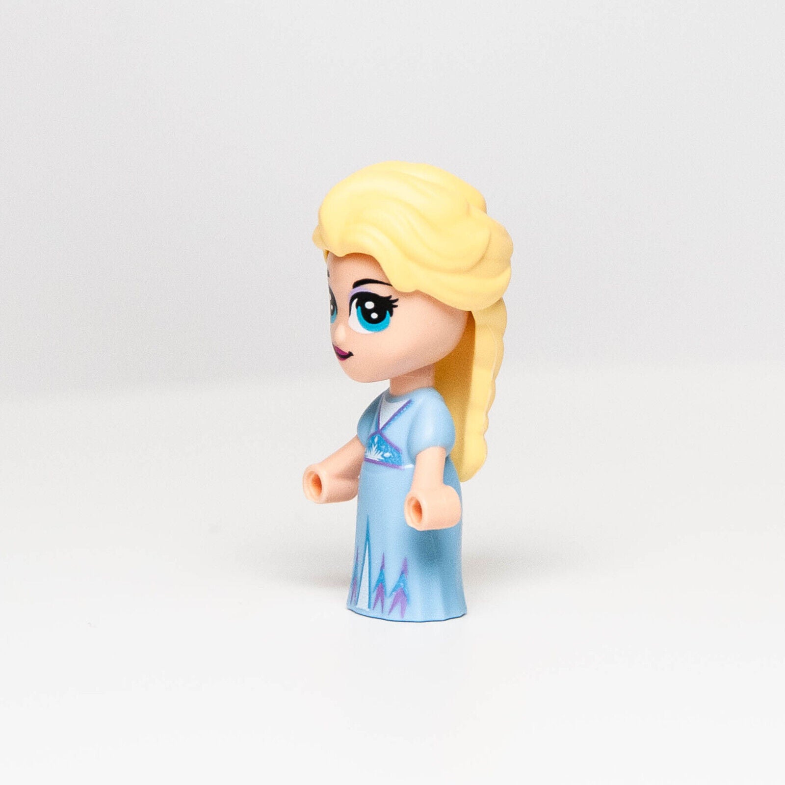 NEW Lego Disney Frozen - Elsa with Bright Light Blue Dress - Micro Doll (dp110) - StudBee
