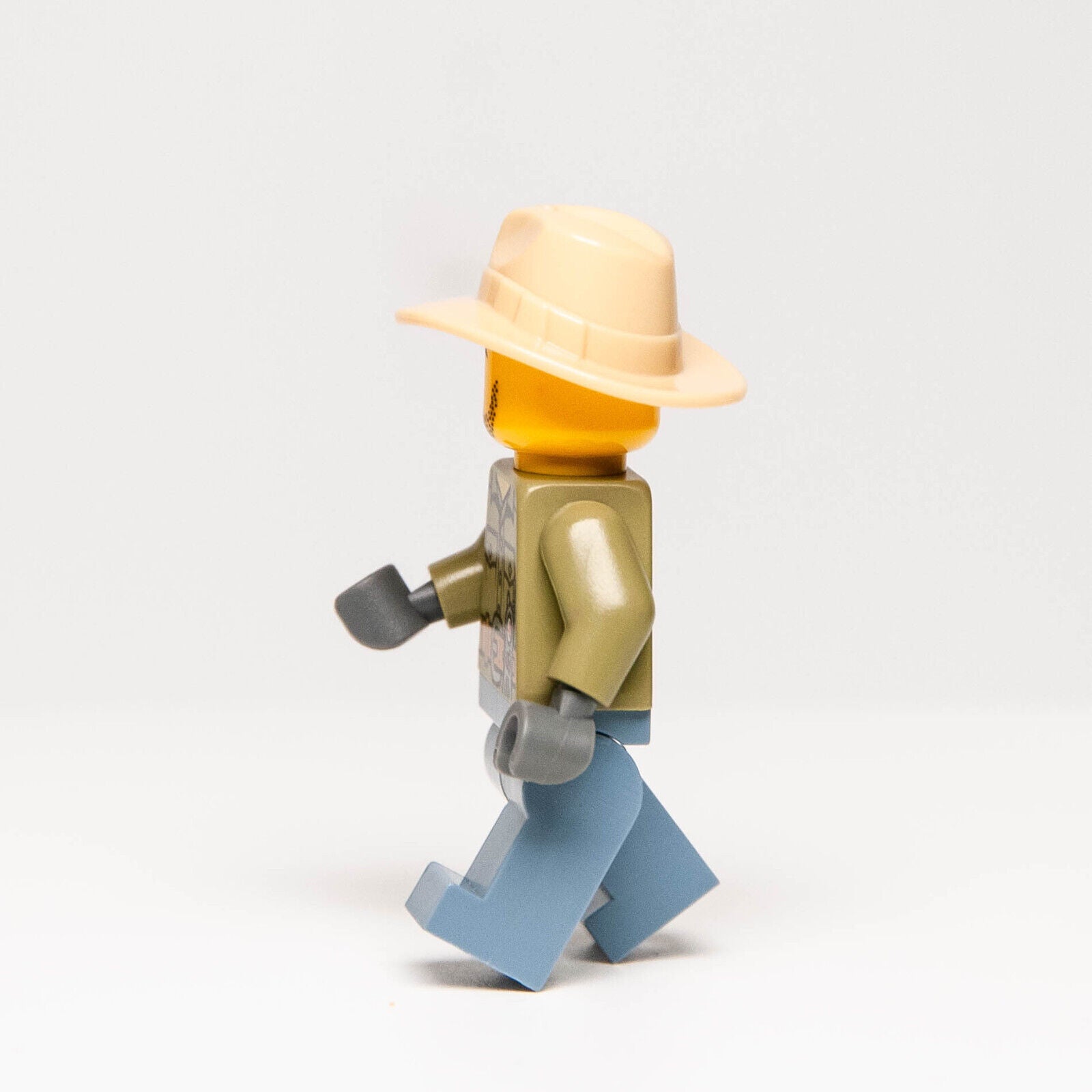 LEGO City Male Volcano Explorer Minifigure, Tan Fedora (cty0684) Scar - StudBee